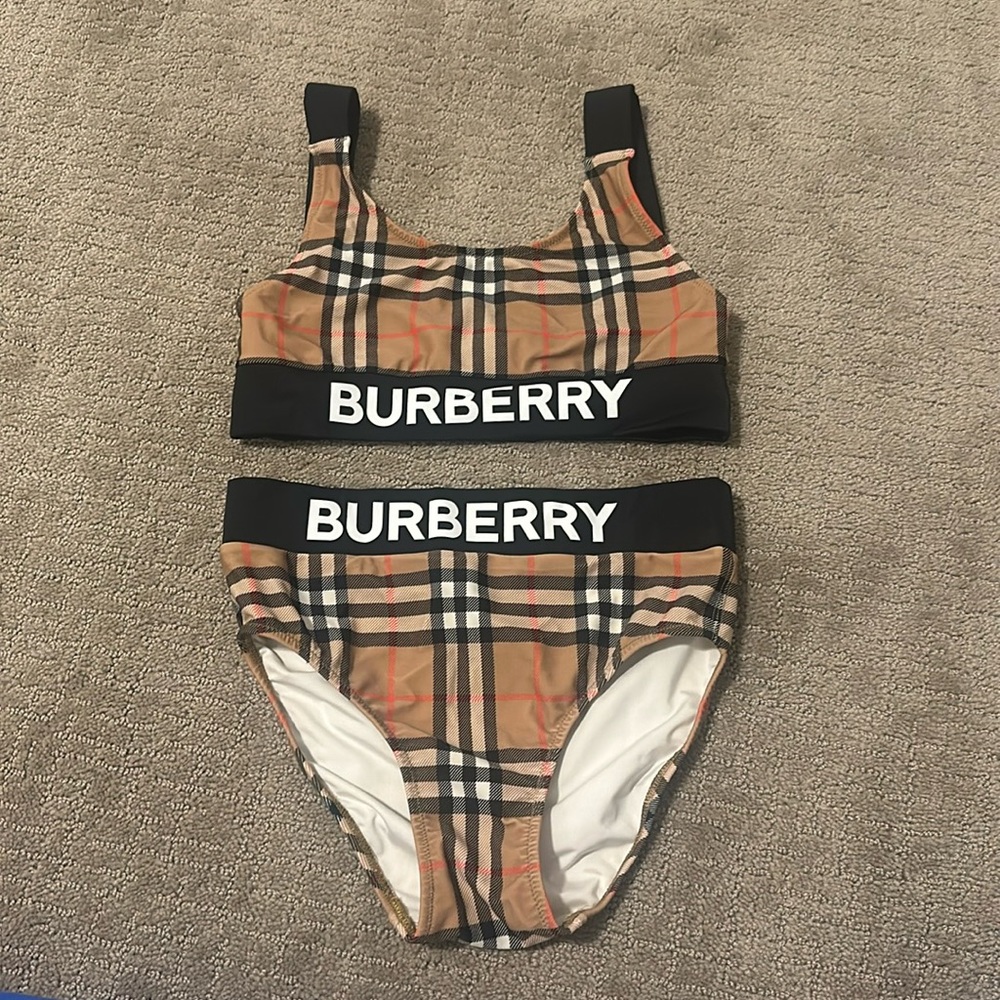 Burberry bikini set